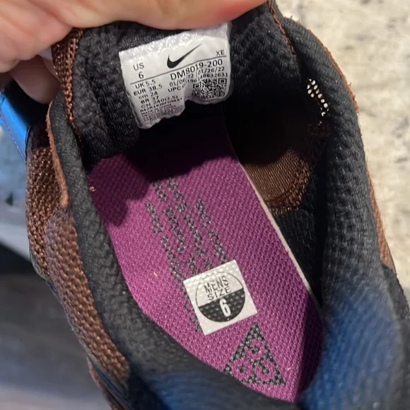 Nike ACG HIKING SHOES - Picture 7 of 7